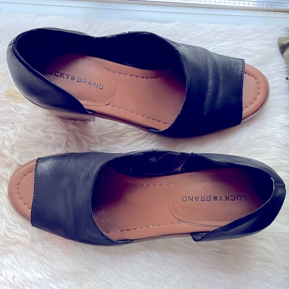 ⬇️ Peep Toe Pumps Very Lightly Worn Lucky Brand Black Leather - Picture 3 of 4